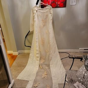 Vintage handmade wedding dress, Size M, cream color.